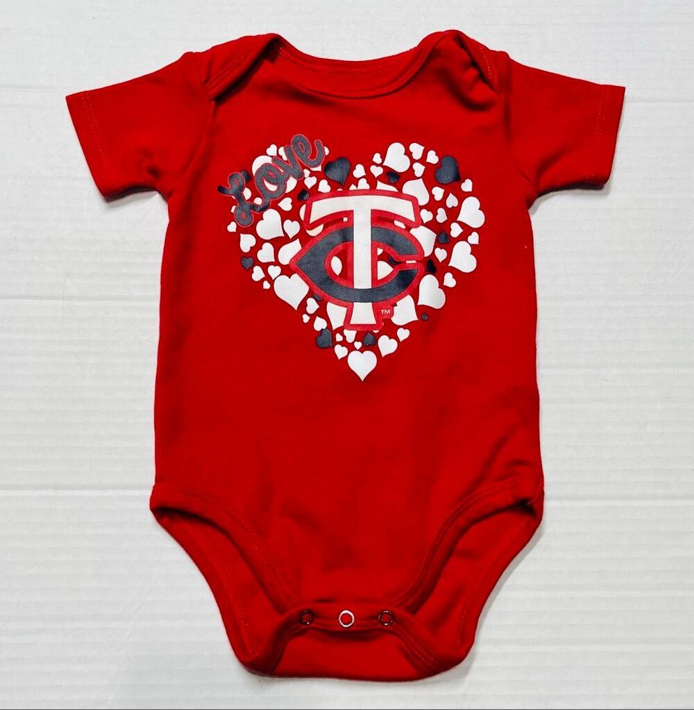 Genuine Merchandise Minnesota Twins LOVE Bodysuit Size 3/6 Months